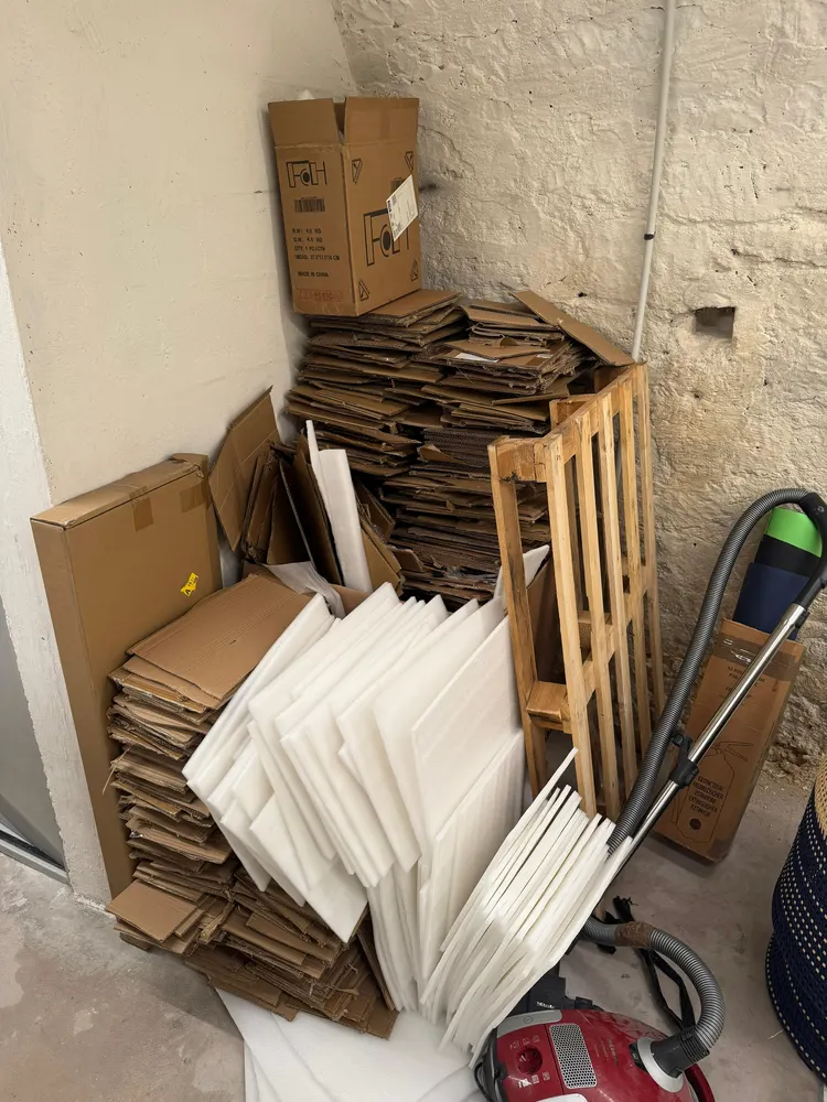 Cartons et palettes évacués en filière de recyclage