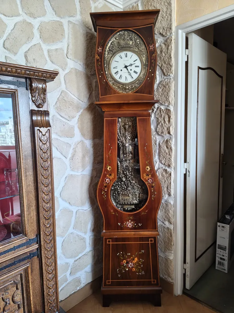 Horloge comtoise ancienne estimée lors d'un débarras de succession